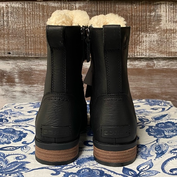 🖤NWT🖤 Sorel Emelie Short Lace Cozy Boot - Picture 5 of 12